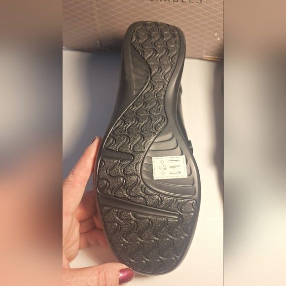 Leather SLIP ONS - Picture 4 of 4